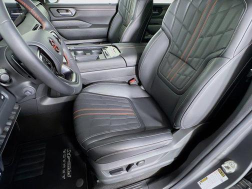 2025 Nissan Armada PRO-4X 4WD