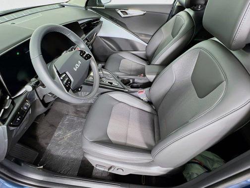 2025 Kia Niro EX