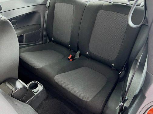 2016 Volkswagen Beetle 1.8T S