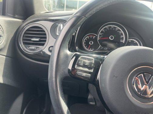 2016 Volkswagen Beetle 1.8T S