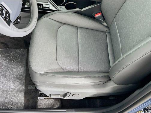 2025 Kia Niro SX