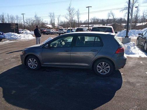 2017 Volkswagen Golf 