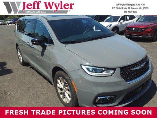2025 Chrysler Pacifica L