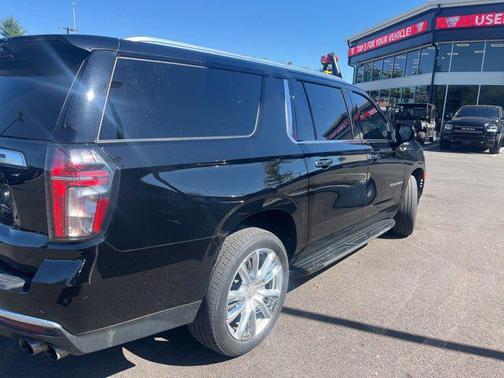 2022 Chevrolet Suburban 4WD High Country