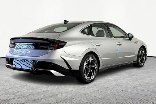 Aero Silver 2026 Hyundai SONATA SEL