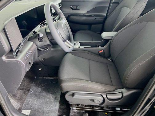 2025 Hyundai KONA SE