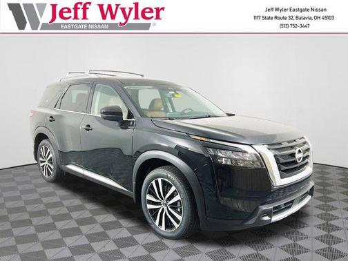 2025 Nissan Pathfinder Platinum 4WD