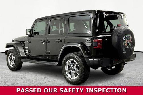 Black Clearcoat 2022 Jeep Wrangler Unlimited Sahara