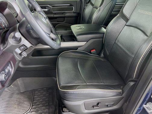 2022 RAM 2500 Laramie Crew Cab 4x4 6'4' Box