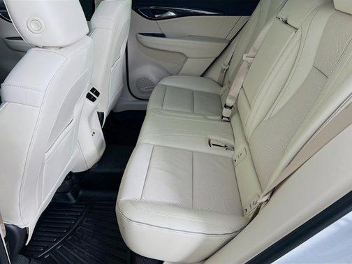 2022 Buick Envision AWD Essence