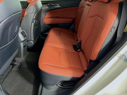 Snow White Pearl 2026 Kia Sportage Hybrid SX-Prestige