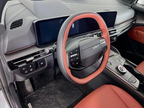 Snow White Pearl 2026 Kia Sportage Hybrid SX-Prestige