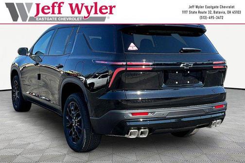 Mosaic Black Metallic 2026 Chevrolet Traverse LT