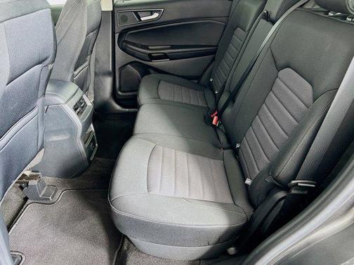 2020 Ford Edge SE