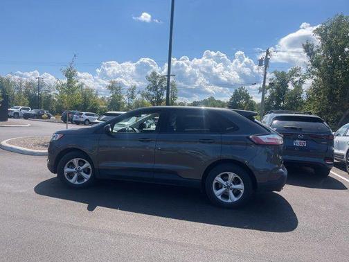 2020 Ford Edge SE
