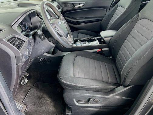 2020 Ford Edge SE