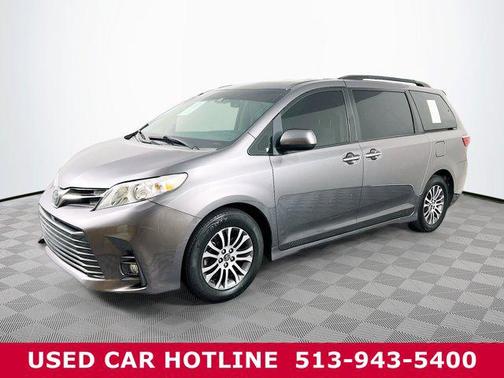 2020 Toyota Sienna XLE