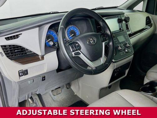 2020 Toyota Sienna XLE