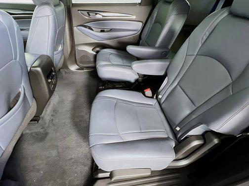 2022 Buick Enclave AWD Essence