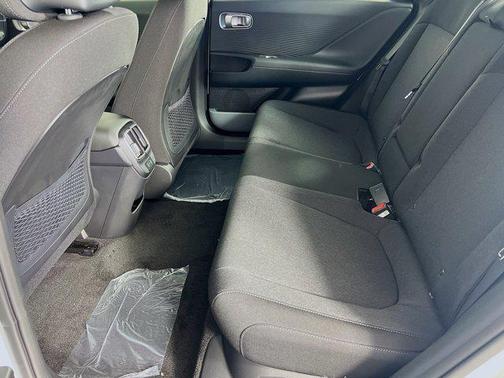 2025 Hyundai IONIQ 6 SE
