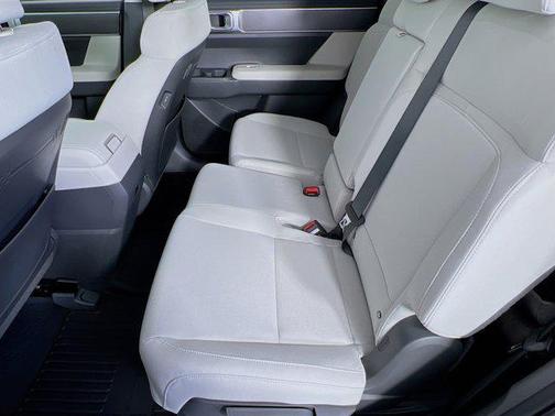 2025 Hyundai SANTA FE SE