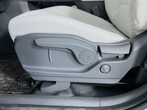 2025 Hyundai SANTA FE SE