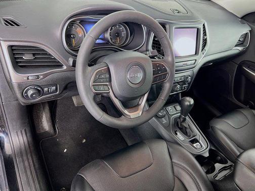 2022 Jeep Cherokee Latitude Lux