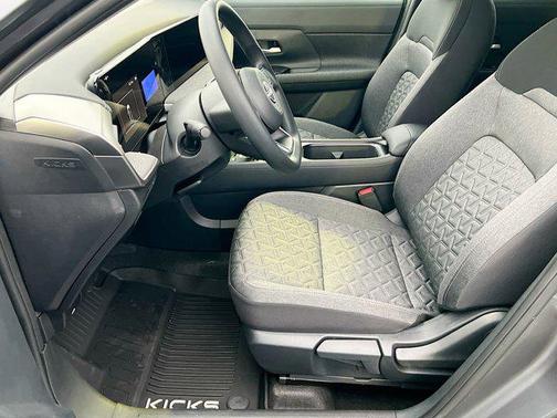 Gun Metallic 2026 Nissan Kicks SV