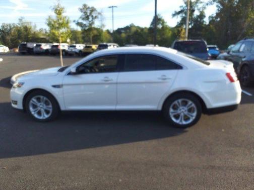 2017 Ford Taurus SEL