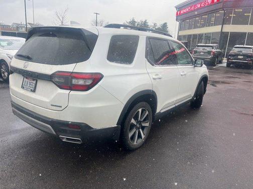 2023 Honda Pilot Touring 8-Passenger