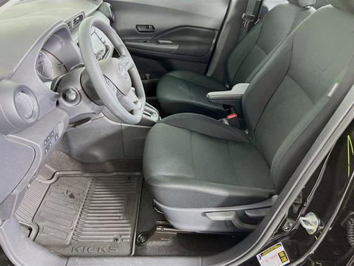 2025 Nissan Kicks S