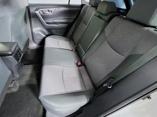2019 Toyota RAV4 Hybrid XLE