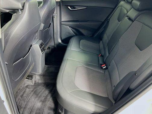 2023 Kia Niro Touring