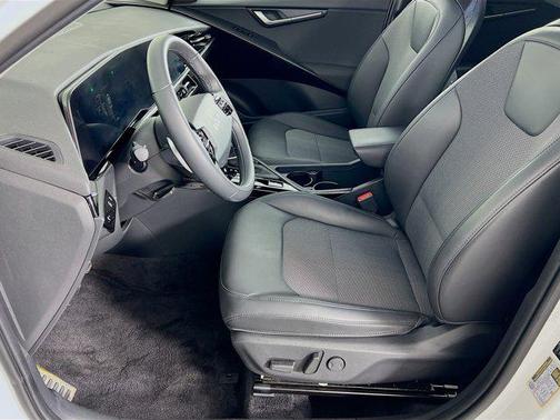 2023 Kia Niro Touring