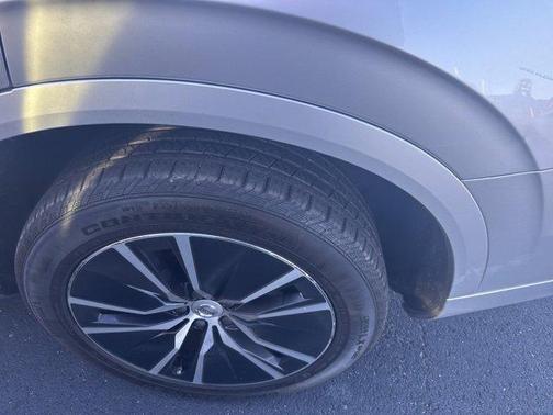 2020 Volvo XC90 T6 Momentum