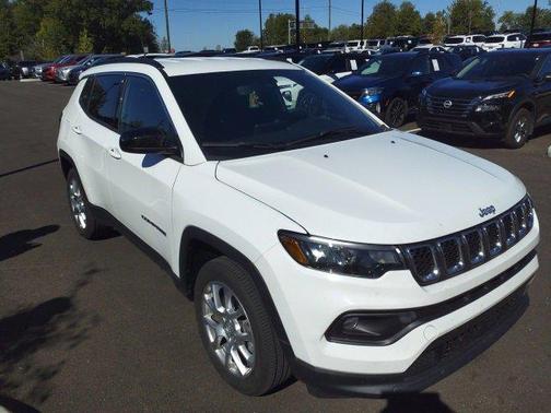 2024 Jeep Compass Latitude Lux