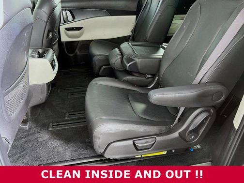 2023 Kia Carnival LX