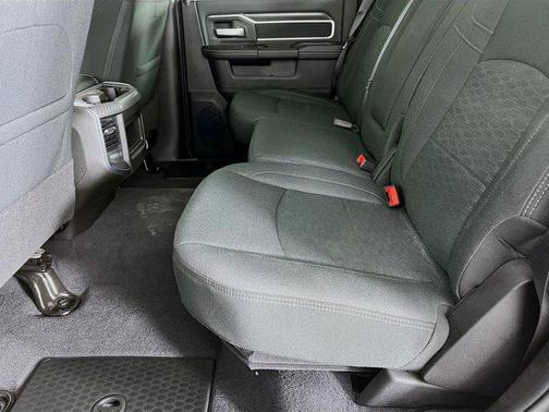 2025 RAM 2500 Big Horn Crew Cab 4x4 8' Box