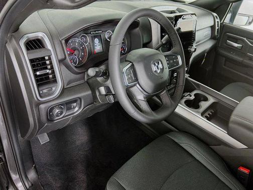 2025 RAM 2500 Big Horn Crew Cab 4x4 8' Box