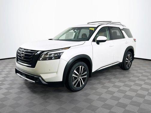2025 Nissan Pathfinder Platinum 4WD