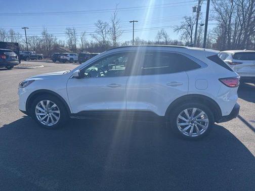 2022 Ford Escape Titanium