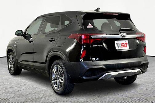 Cherry Black 2021 Kia Seltos LX