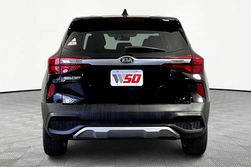 Cherry Black 2021 Kia Seltos LX