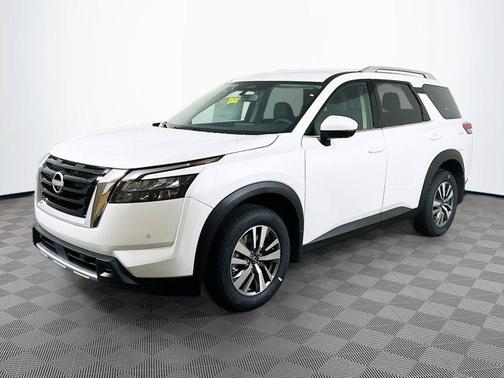 2025 Nissan Pathfinder SL 4WD