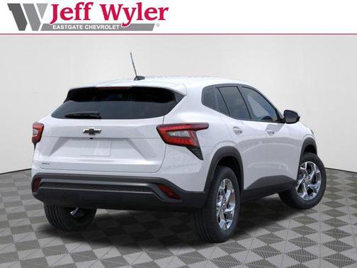 2025 Chevrolet Trax LS