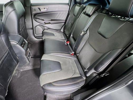 2022 Ford Edge ST