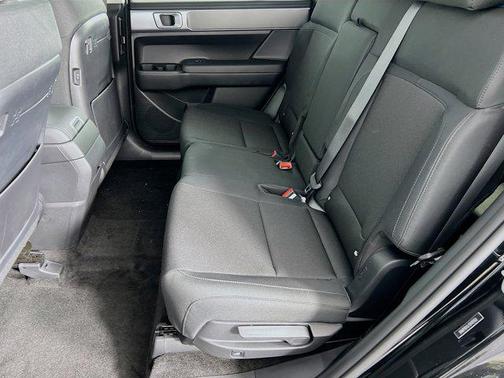 2025 Hyundai SANTA FE SE