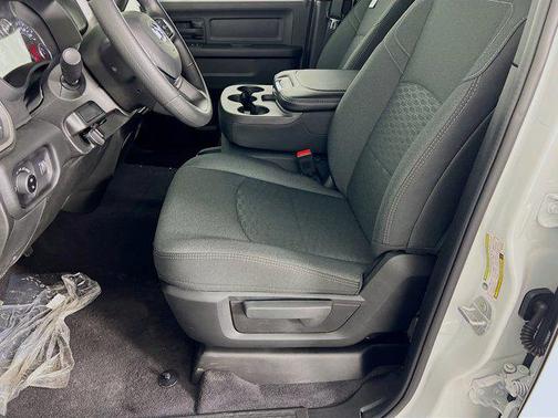 2026 RAM 2500 Tradesman Crew Cab 4x4 8' Box