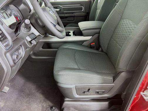 2026 RAM 2500 Tradesman Crew Cab 4x4 8' Box