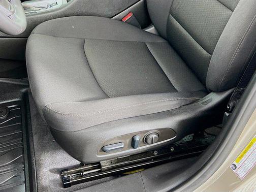 2022 Chevrolet Malibu FWD RS